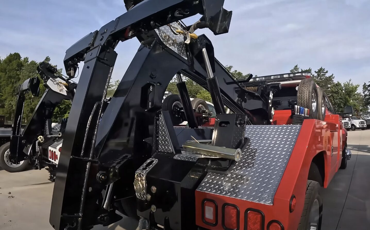 Heavy-duty towing truck with professional recovery equipment