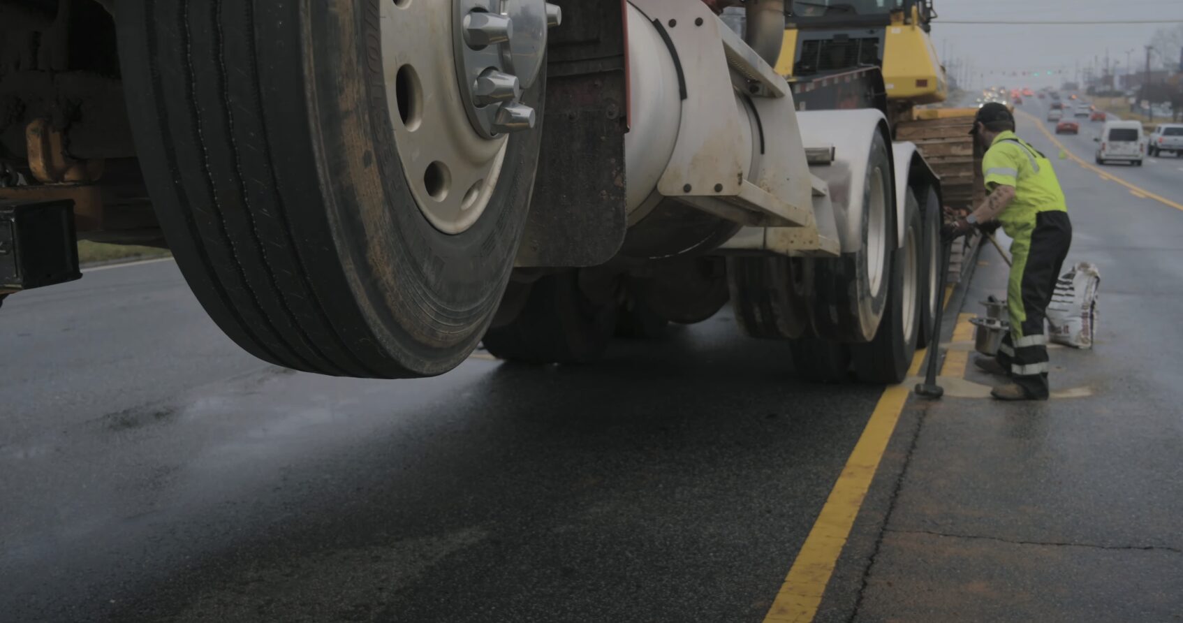 Professional heavy-duty towing equipment for commercial vehicles